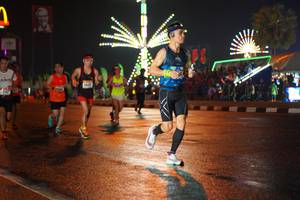 BIB: 200
                            <button type="button" onclick="openModal(16201842)" class="btn btn-primary btn-sm float-right btn-popup" data-toggle="modal" data-target=".modal-high-quality">
                        <i class="fas fa-shopping-cart"></i> Add to Cart
                    </button>
                                            <button type="button" onclick="isThisMe(16201842, true)" class="btn btn-success btn-sm float-right btn-popup btn-isme hidden" data-toggle="tooltip" data-placement="bottom" title="นี่คือรูปของคุณใช่ไหม คลิกที่นี่เพื่อเอาเข้าอัลบั้ม">
                        <i class="fas fa-plus"></i> Add to album
                    </button>
                    <button type="button" onclick="isThisMe(16201842, false)" class="btn btn-warning btn-sm float-right btn-popup btn-isnotme hidden">
                        <i class="fas fa-ban"></i> Remove from album
                    </button>